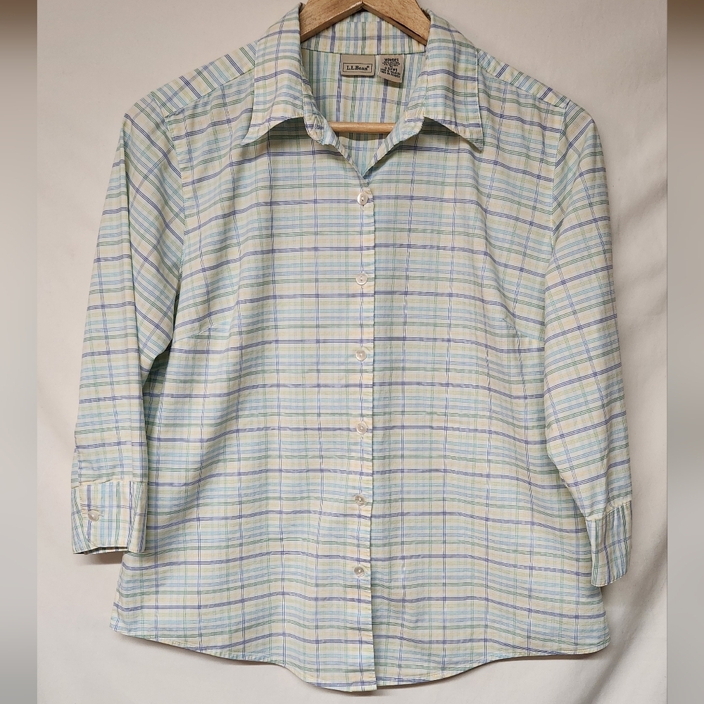 LL Bean Button Down Shirt Size Medium